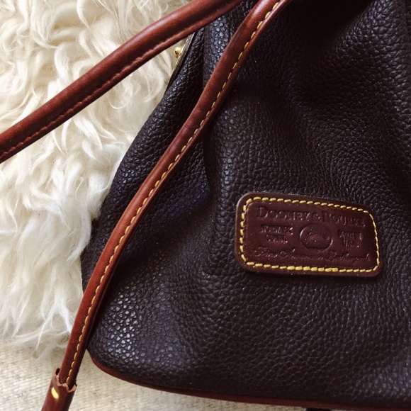 Vintage Dooney and Bourke crossbody bag - Picture 3 of 3